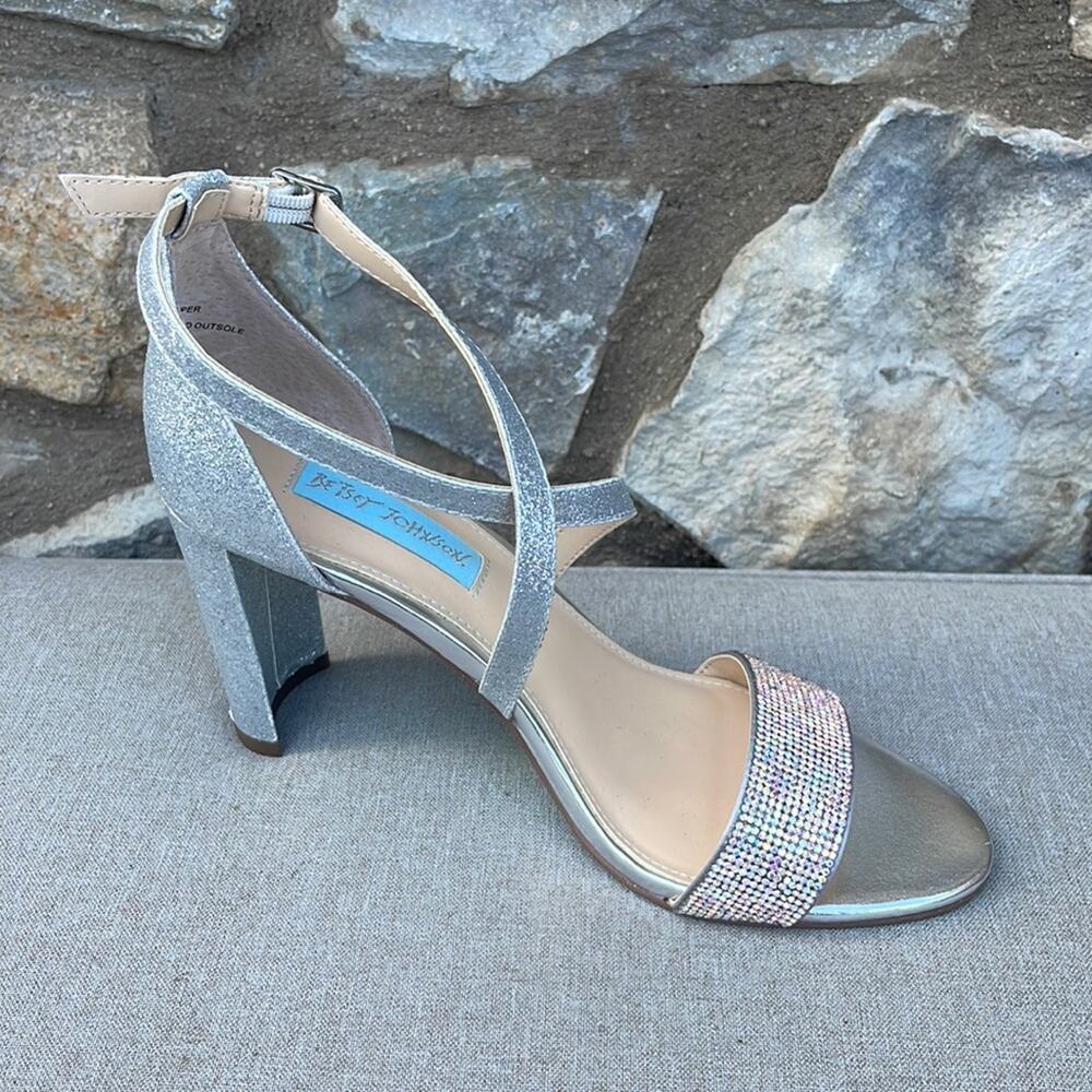 Betsy Johnson BELLA silver glitter sequin block strappy heels size 7.5